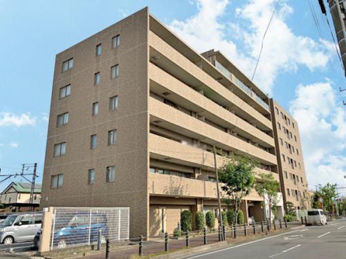 徒歩3分圏内にコンビニ・スーパーがあり、日常の買物に便利です