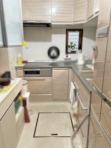 IHクッキングヒーターのキッチンです。キッチンからはリビングの様子が見れます！