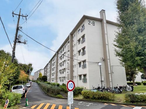 団地内道路は、広くゆとりがあります。