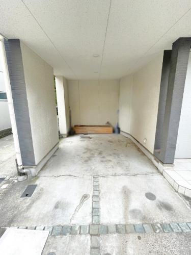 １台分の駐車スペースがございます　※車種制限有り