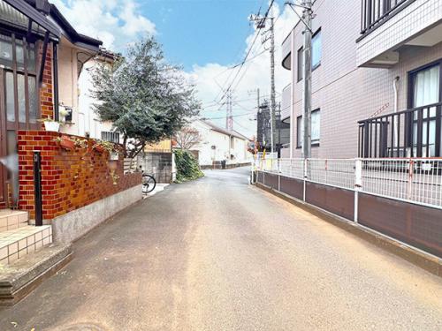 複数路線利用可能で通勤・通学に便利です。