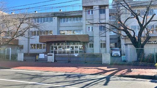 市立十余二小学校まで約900ｍ（徒歩12分）