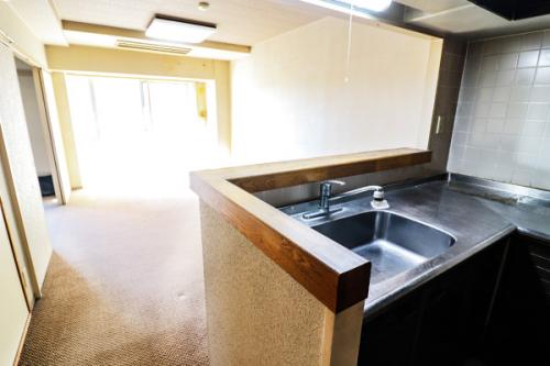 リビング空間と一体とし、キッチンにいることが負担にならない居心地のよい空間。