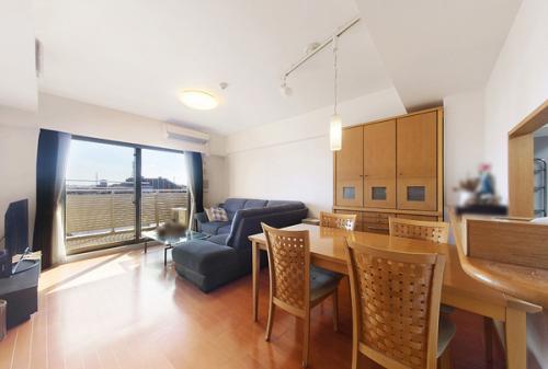 LDは約12帖。大きな家具を置いてもゆったりとくつろげます。