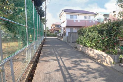 前面道路：南西4ｍ（公道）