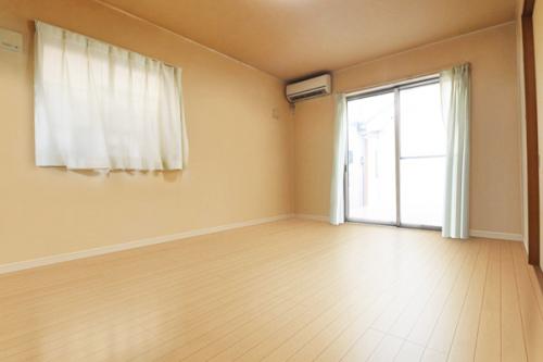 CG加工実施　人目が気にならないプライバシーが守られるリビングダイニング