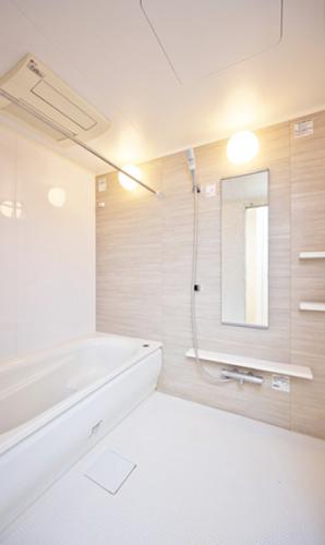 ゆとりある1620サイズの浴室