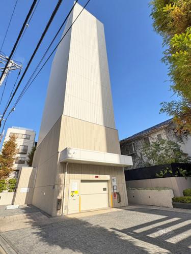 駐車場は機械式で、敷地内にしっかり確保されています