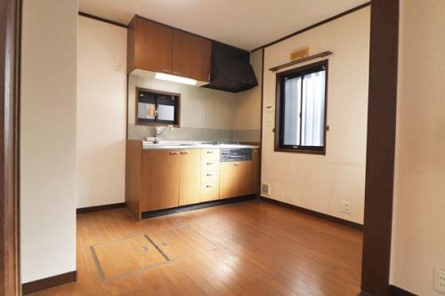 3箇所に窓があり、風通しの良いダイニングキッチンです