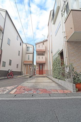 駐車スペース 車とは別に自転車、バイクなども駐輪できます