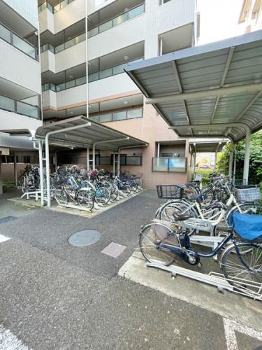 駐輪場（1台につき登録料300円）