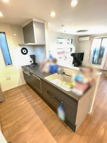 ユーザビリティとインテリア性を兼備したスッキリとしたキッチン