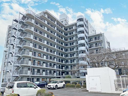 最寄りの公園まで徒歩3分、コンビニ・スーパーまで徒歩9分の立地です