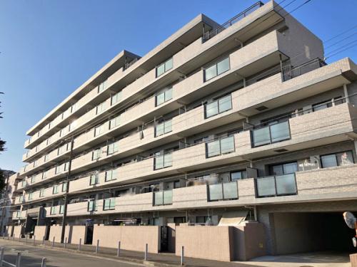 ７階建２階部分・南東角住戸３LDK・両面バルコニー・陽当り・通風良好