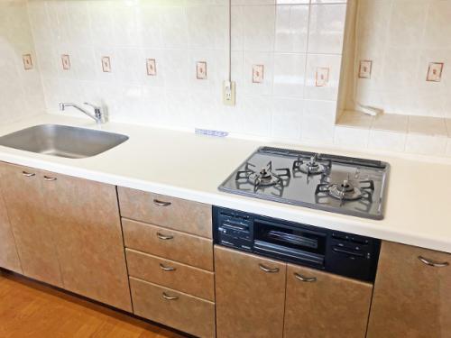 家族の会話がすすむカウンターキッチン！