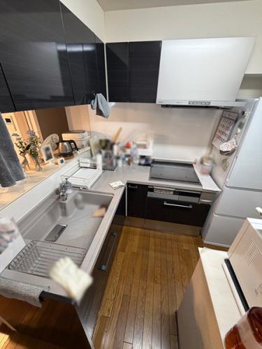 L字型キッチン。お手入れが簡単なIHクッキングヒーターを採用