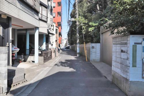 接面道路:公道・幅員4m 接面道路:公道・幅員4m