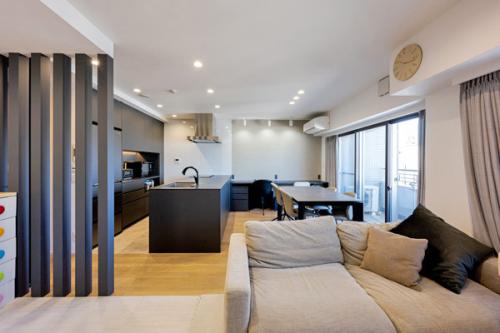 2021年のフルリノベーションで、配管から内装まで新築水準に一新しています。