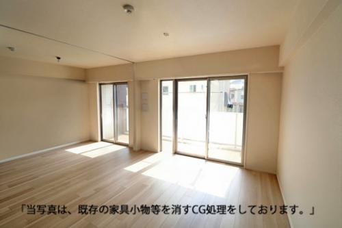 南に面しており、窓が大きい明るいリビング（CG加工で家具小物などを消しています）