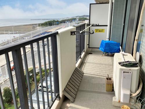 リビングより相模湾を臨む眺望が魅力！（天候による）