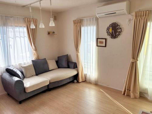 南向き・2面採光の明るく開放感のあるリビング