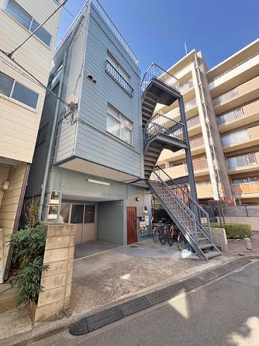 201号室：賃貸中（賃料67000円）それ以外自己使用