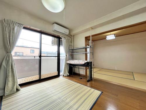 ＬＤには６帖の和室が隣接しており、広々としています。