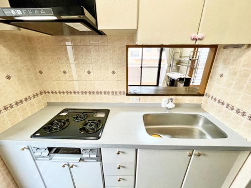 キッチンは子育て世代に人気の対面カウンター式。