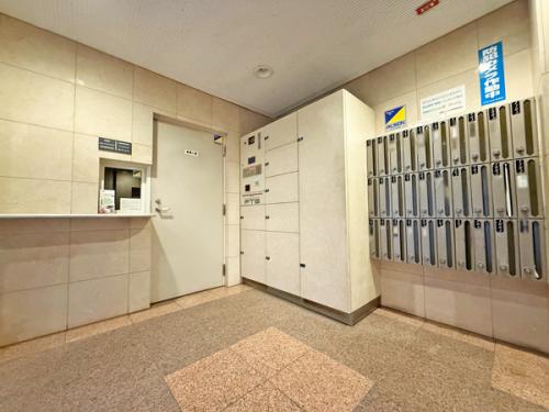 宅配ボックスがついているので、２４時間荷物の受け取りが可能です。