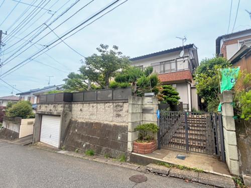 交通量も少なく閑静な住宅街となります。