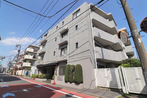 駅までは平坦な道のりです。