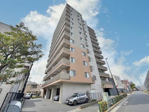 外壁の色調が落ち着いていて、高級感と安心感を同時に感じられます