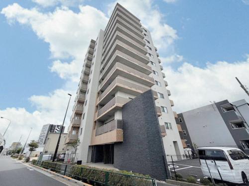 防犯設備が整った築浅マンションです。オートロック＆宅配ボックス設備有