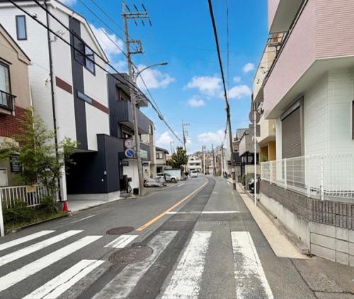 現地含む前面道路【青空加工】