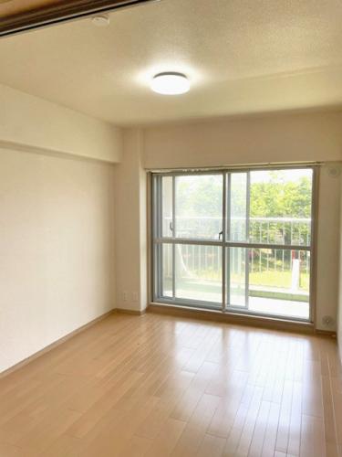 フローリング新規張替え済みのお部屋です！