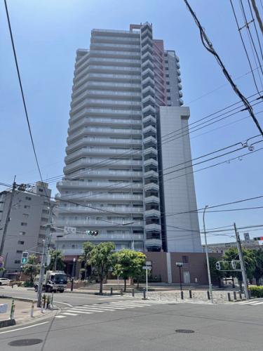 東急ドエルスカイマークタワー川口 平成６年８月築のマンションです。