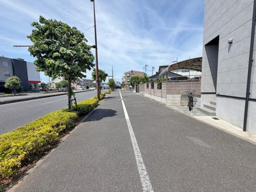 住宅街が中心で、南与野駅・北浦和駅・中浦和駅などが利用圏の落ち着いた地域です 。
