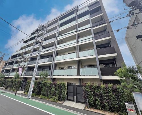 総戸数90戸。８階建ての瀟洒な建物です。