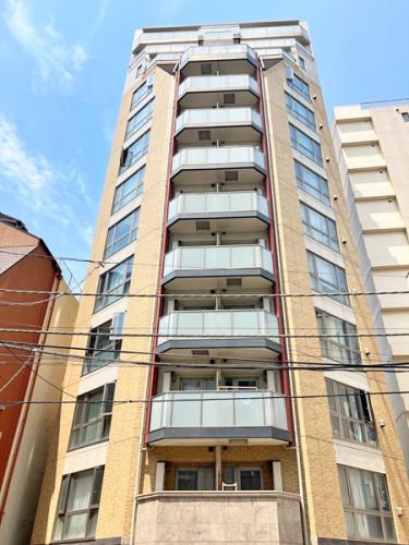 2013年2月築、8階部分、南西向き角住戸につき、日当たり眺望通風良好！
