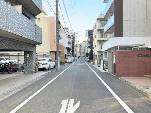 マンション前面道路