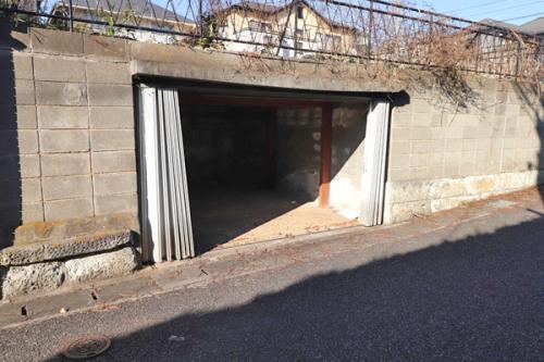 掘り込み式車庫スペース