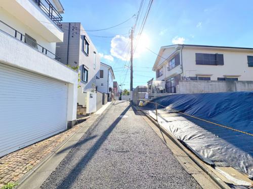 南４ｍに面す、第一種低層住居専用地域の閑静な住宅地です。