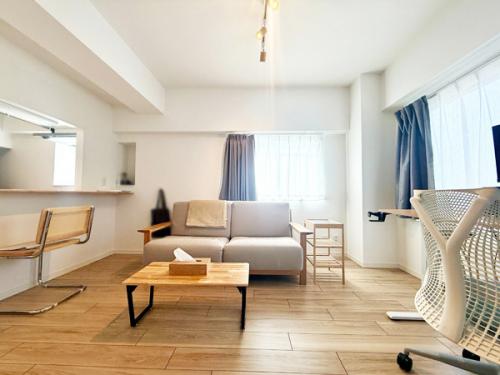 リビングは綺麗にお使いです。2面採光で明るいお部屋です