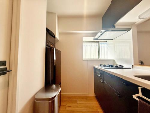 キッチンにも窓があり、陽当たり良好です