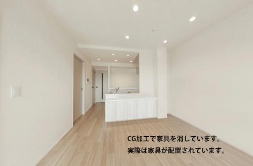 アウトフレーム工法でスッキリとした家具の配置が可能なリビングダイニングです。