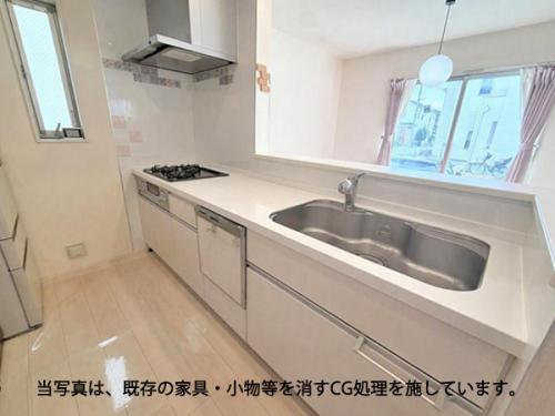 家事動線もスムーズで無駄を省いた奥様にやさしいキッチンです※家具消し加工済