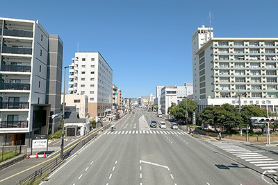 「福岡市東区役所」前