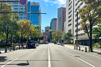 「第十三回九州沖縄八県連合共進会」の「本館」の跡地