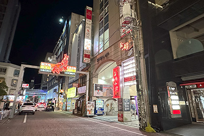 映画館や劇場が建ち並んだ興行街「新天地」「千日前」