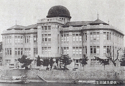 「広島県産業奨励館」は、被爆を伝える「原爆ドーム」に